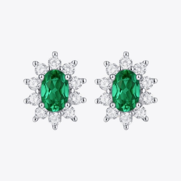 1 Carat Lab Grown emerald stud earrings - Picture 4 of 5